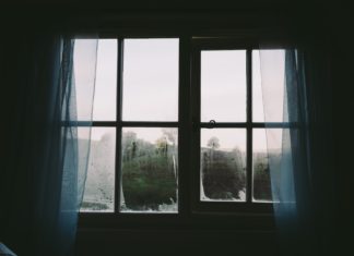 Jak uszczelnić okna na zimę?