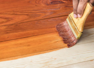 Rysunek słojów w drewnie – jak go podkreślić?