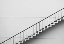 Balustrady schodowe - jak dopasować je do wystroju wnętrza?